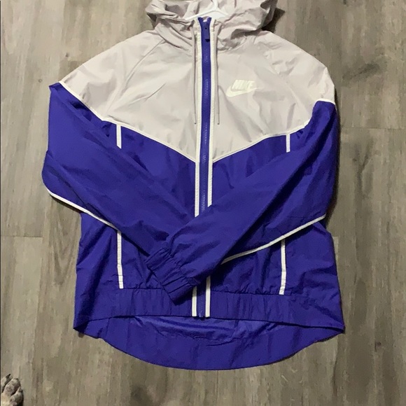 Nike Windbreaker - Picture 1 of 2